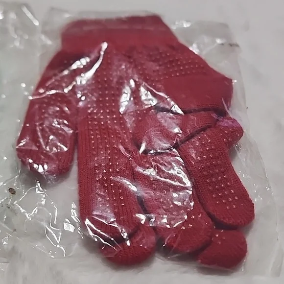 NEW IN PACKAGES  LADIES  GLOVES. - Picture 3 of 4